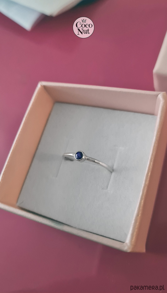 pierścionki srebrne Pierścionek z szafirem na wymiar - srebro 2