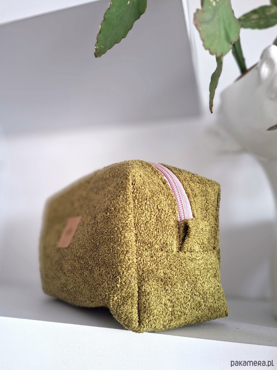 kosmetyczki Pistacjowa kosmetyczka frotte z różowym zamkiem 2