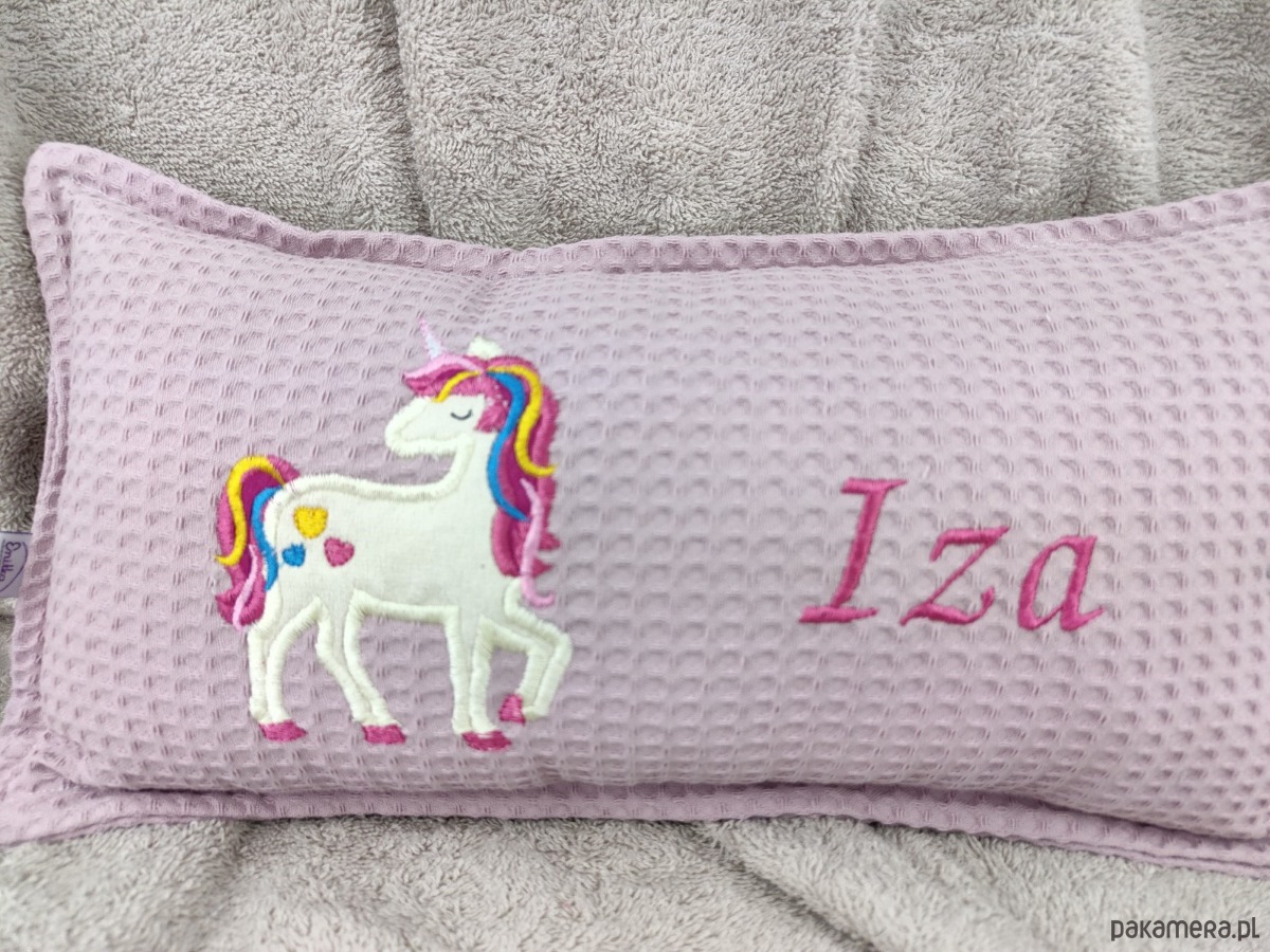 poduszki do pokoju dziecka Personalizowany prezent dla dziecka - imienna poduszka z jednorożcem 2