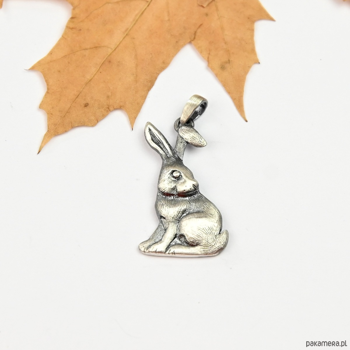 wisiory Zawieszka mała z zajączkiem szarym 1