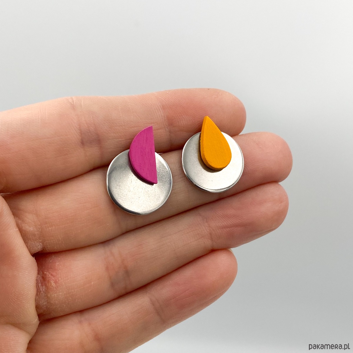 kolczyki drewniane Kolczyki Mini z blaszką 2