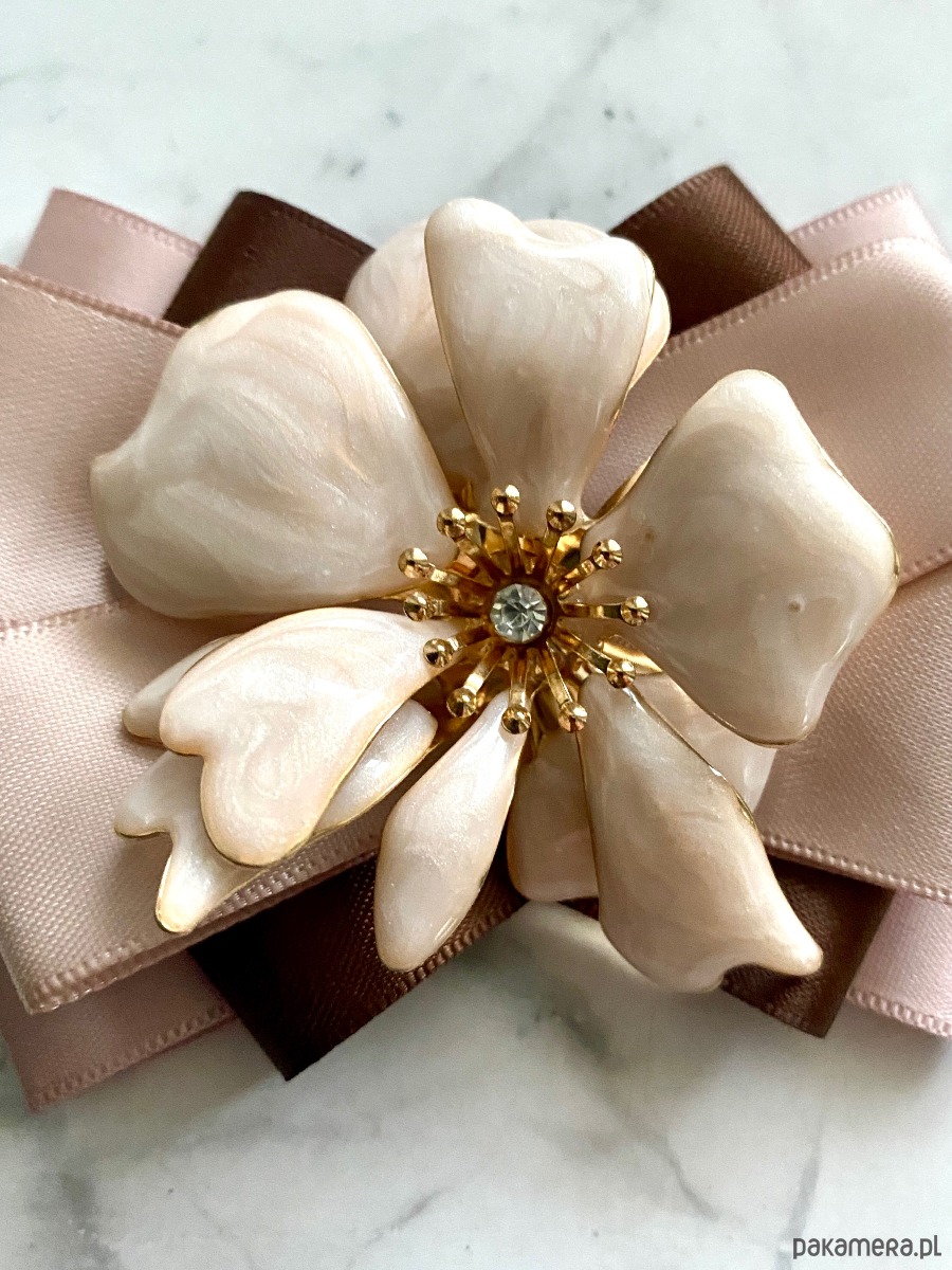 broszki Brosza  z niesamowitym perłowym Kwiatem 3d    NEW 5
