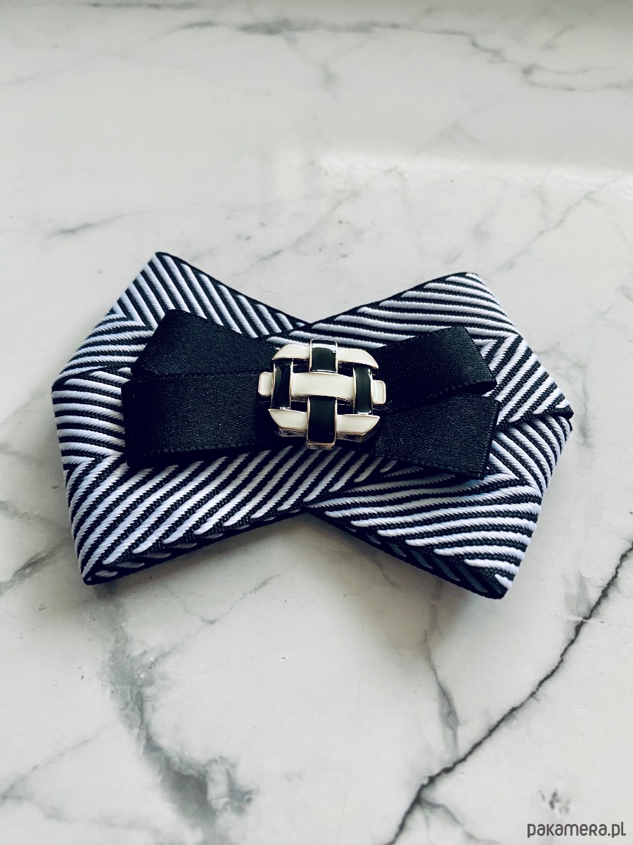 broszki Brosza Black & White z ozdobą  z szachownicy  NEW 2