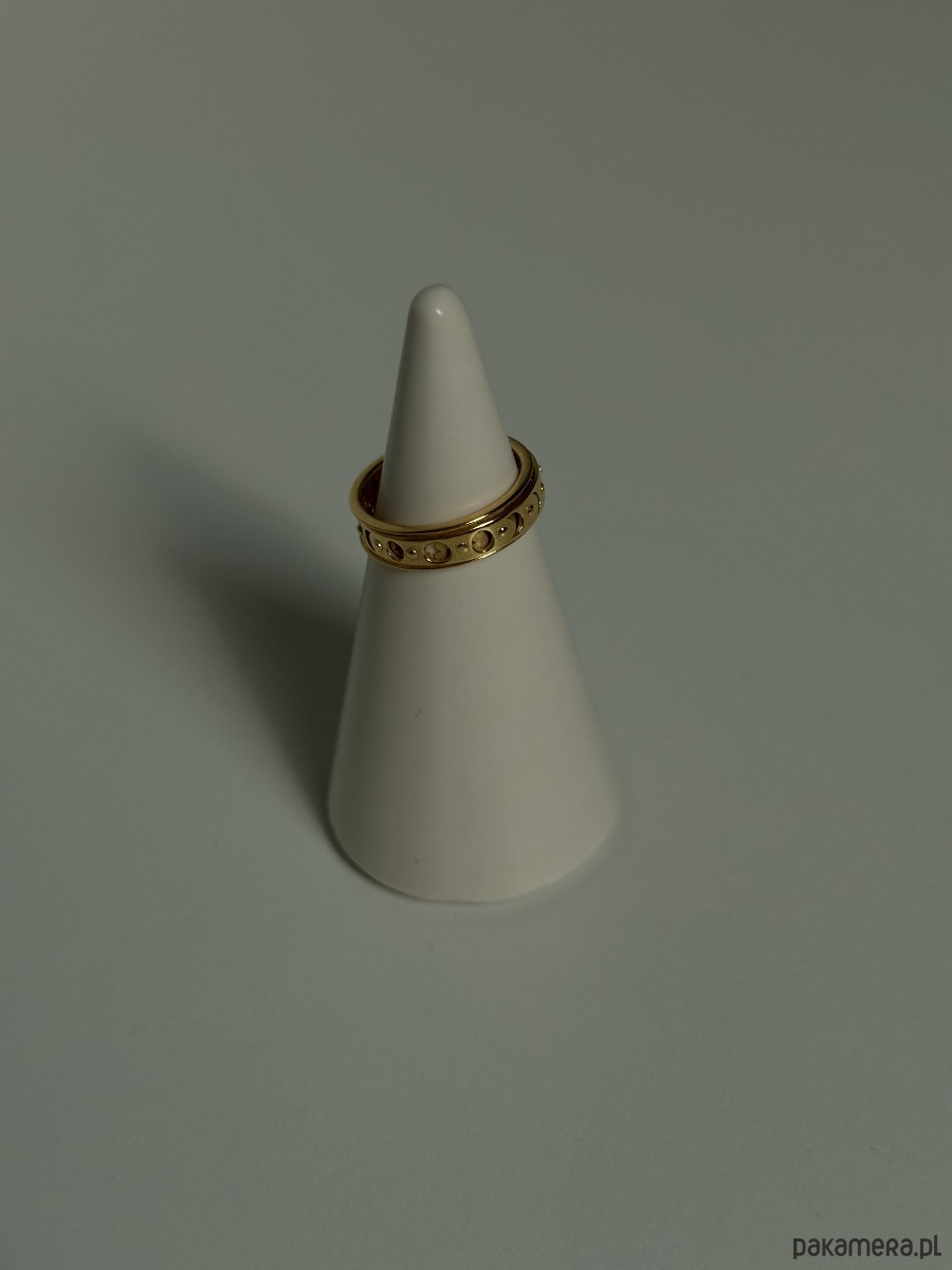 pierścionki złote Obrotowa obrączka z fazami księżyca i gwiazdami z różowego złota 3