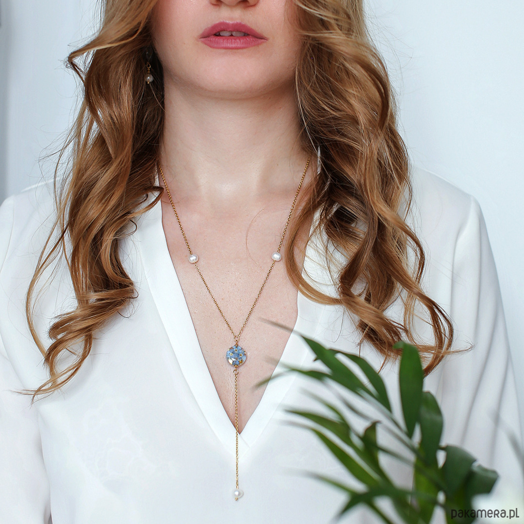 wisiory Wisior-krawat z niezapominajkami i perłami 4