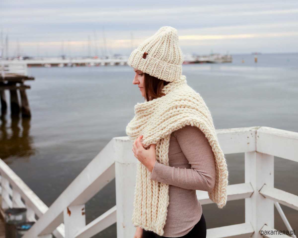 czapki damskie Klasyczna biała czapka oversize z grubej wełny 3