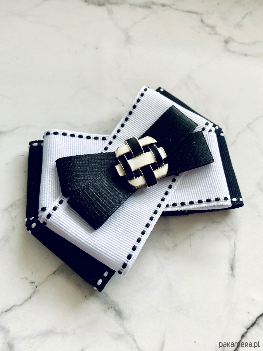 broszki Brosza Black & White z ozdobą  z szachownicy  NEW 8