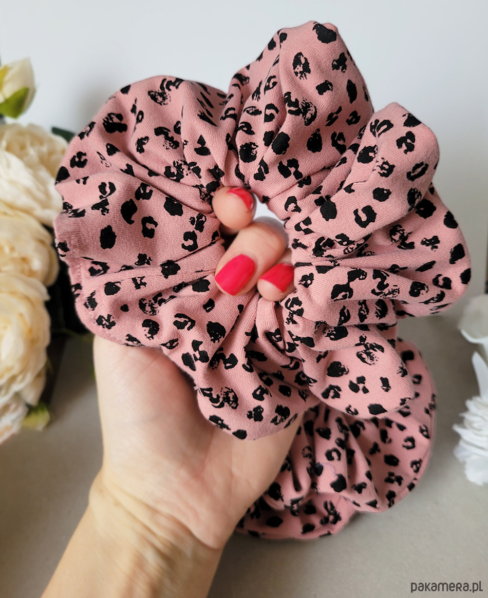 opaski do włosów Komplet opaska + gumka scrunchie panterka różowa 1