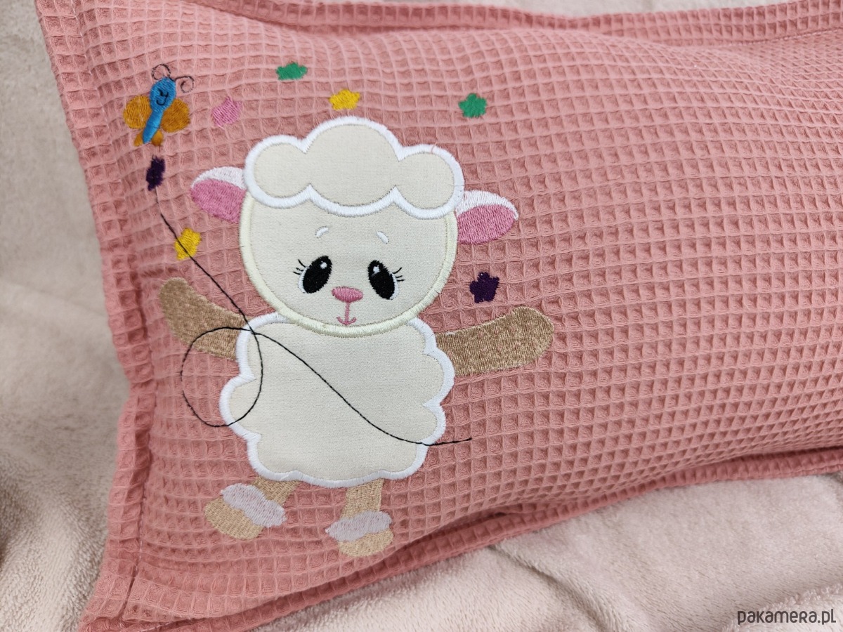 poduszki do pokoju dziecka Personalizowany prezent dla dziecka - imienna poduszka z owieczką 1