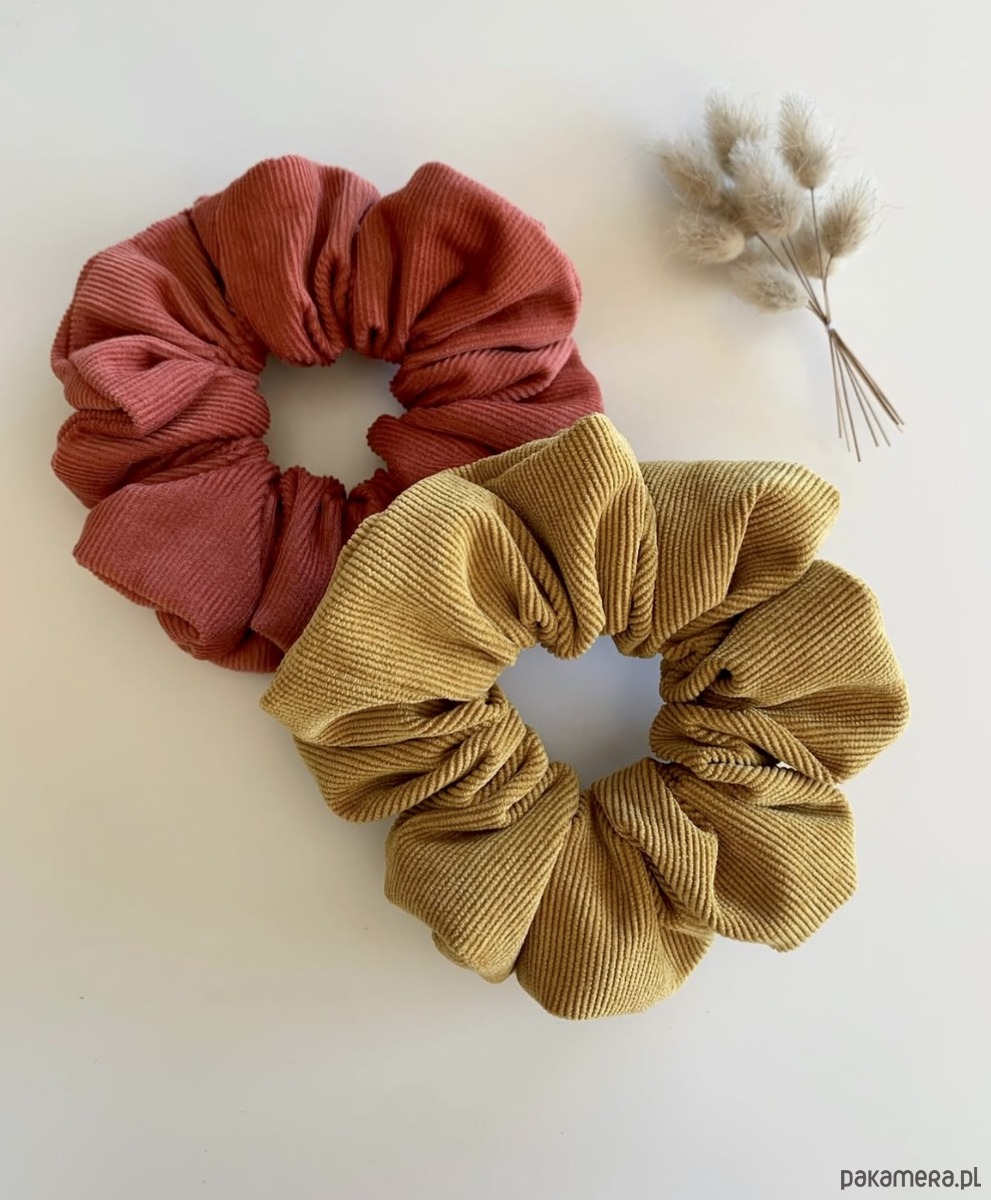 gumki do włosów Sztruksowa gumka scrunchie w pomarańczowym kolorze Red Orange 1