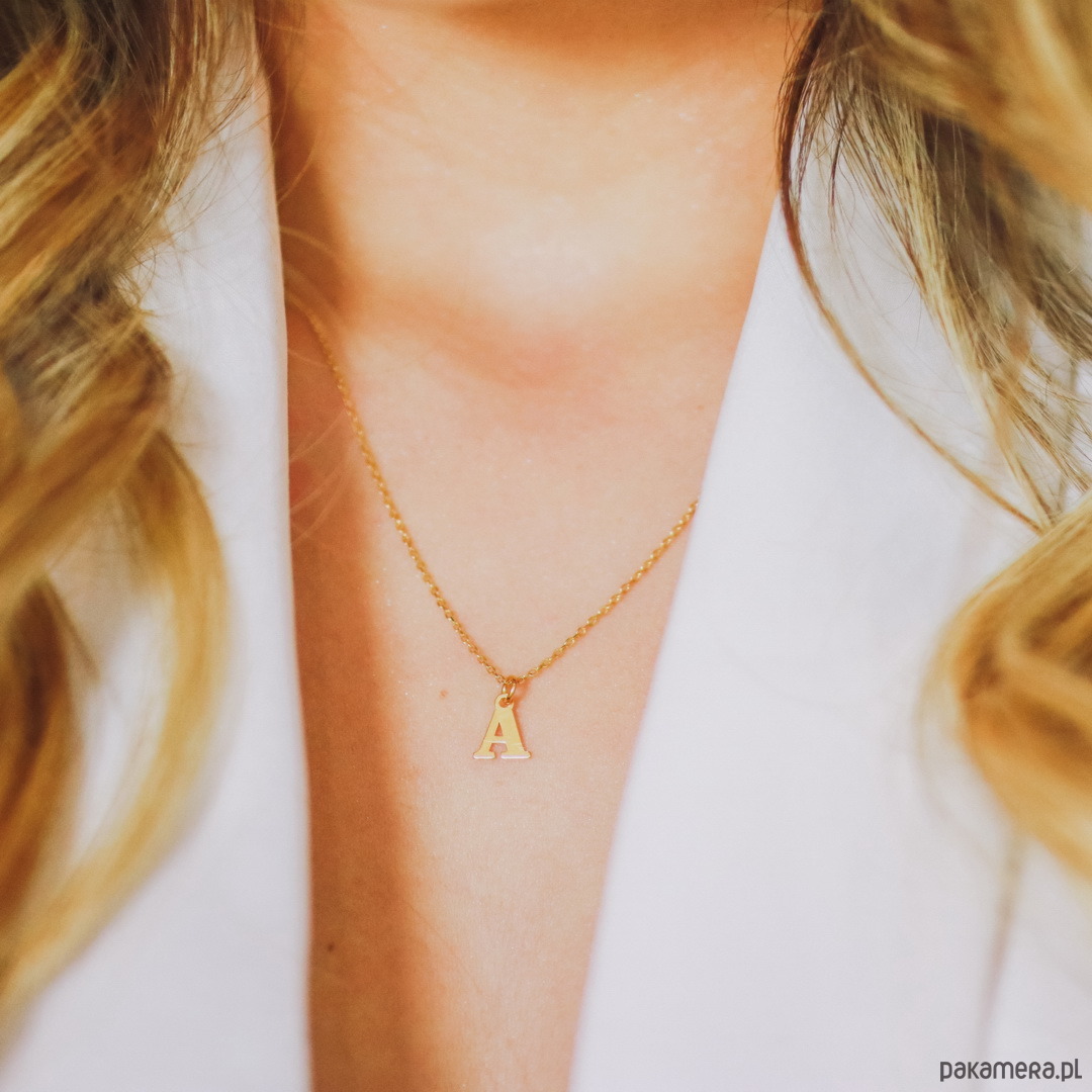 złote naszyjniki Naszyjnik z literką- srebro 925 pozłacane 3
