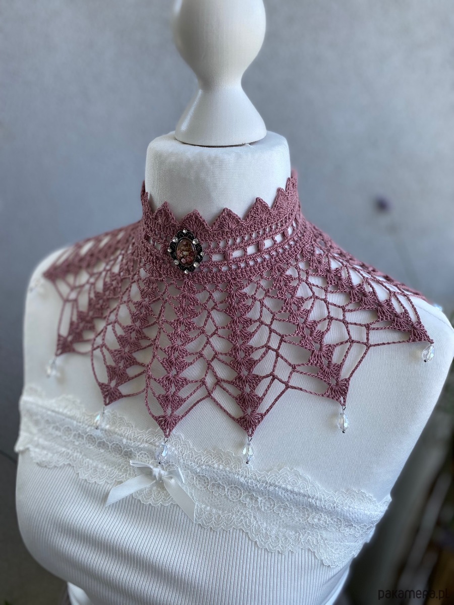 chokery Koronkowy naszyjnik w kolorze vintage rose z kryształkami 6