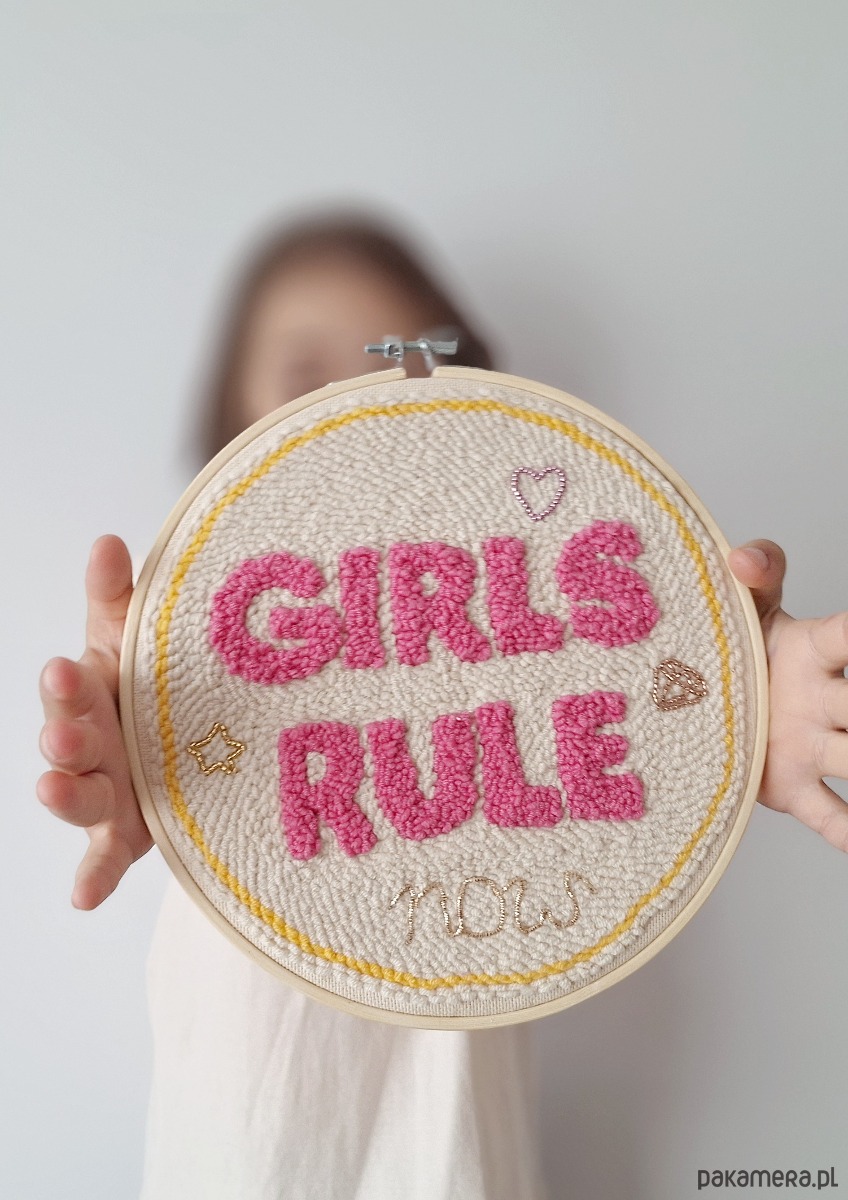 obrazy i plakaty do pokoju dziecięcego Girls Rule Now- dekoracja dla nastolatki 2
