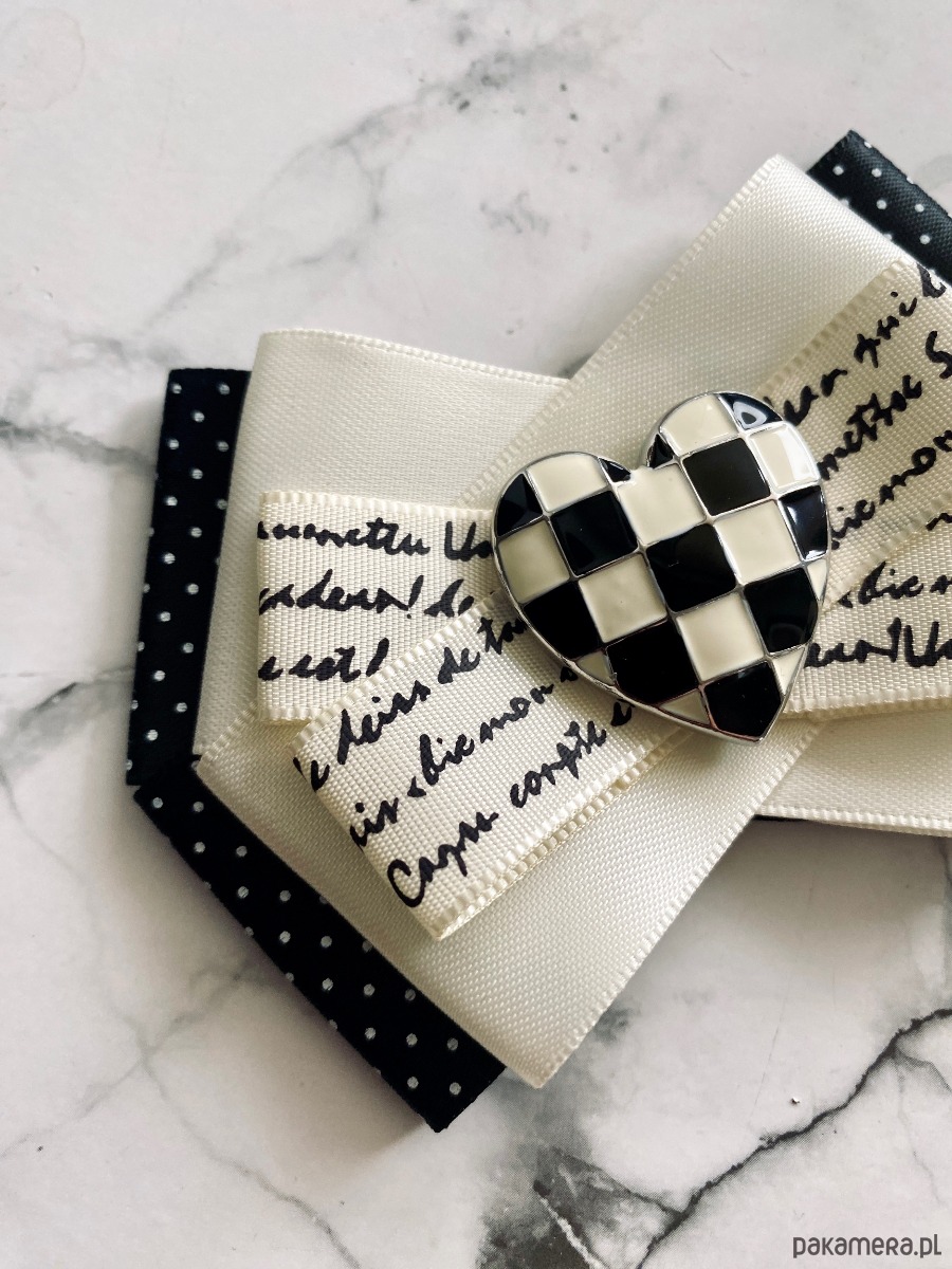 broszki Brosza Black & White z sercem z szachownicy  NEW 4