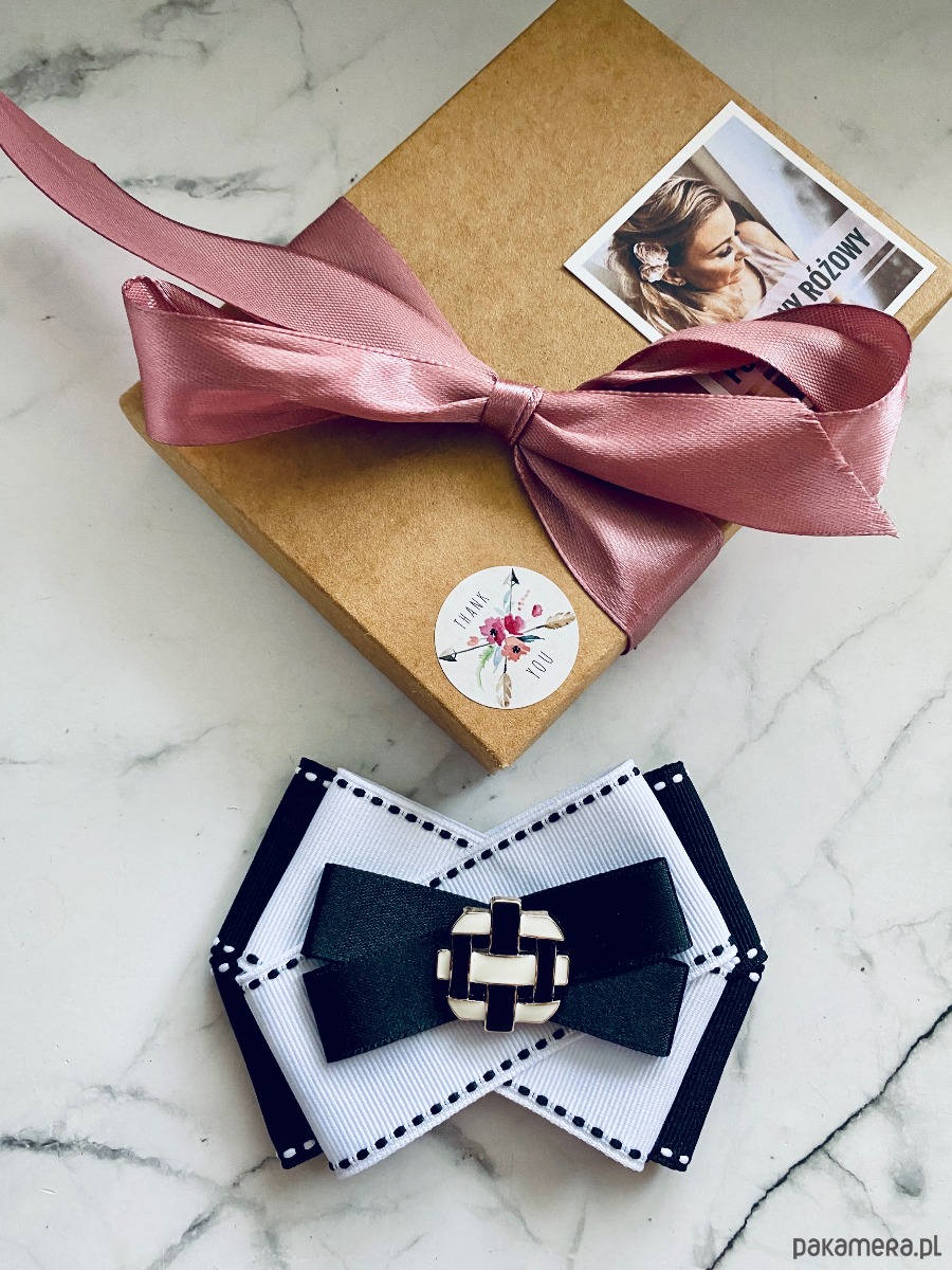 broszki Brosza Black & White z ozdobą  z szachownicy  NEW 5