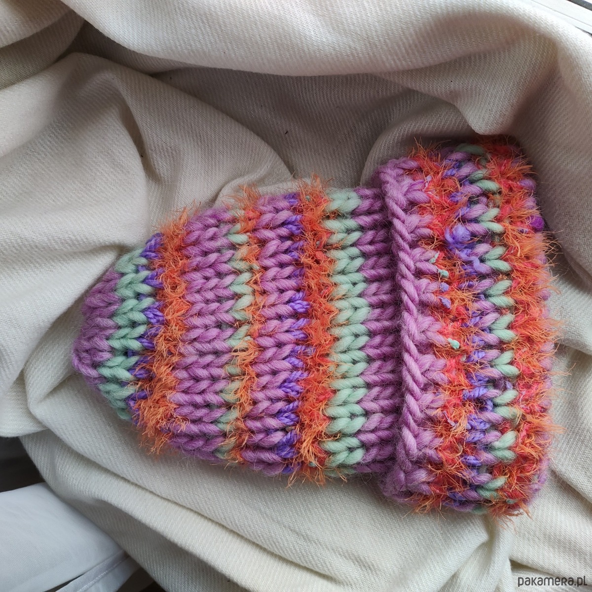 czapki damskie Wełniana kolorowa czapka na drutach WOOLLY mint and pink 5