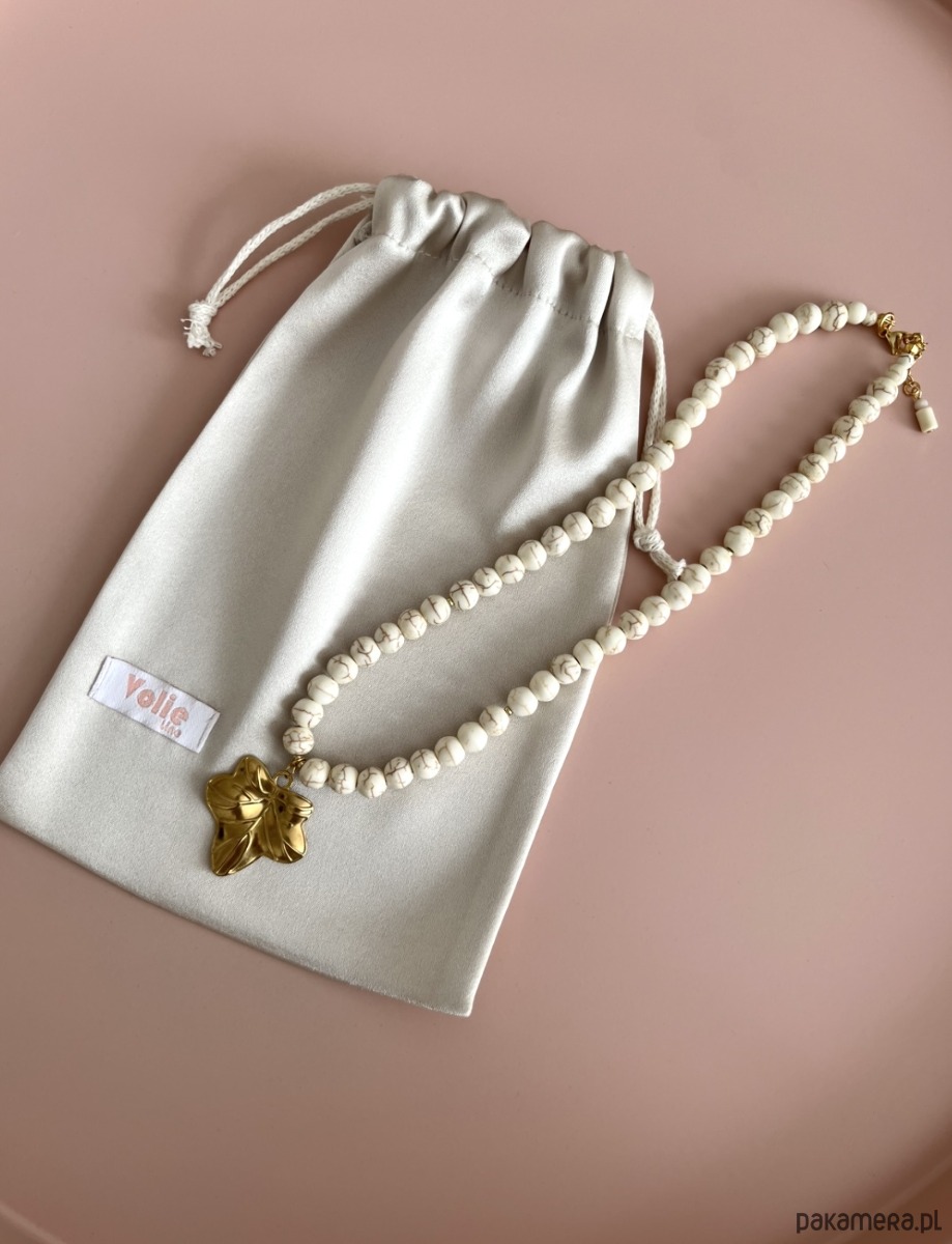 naszyjniki - inne Naszyjnik Golden Leaf z zawieszką w kształcie listka 1