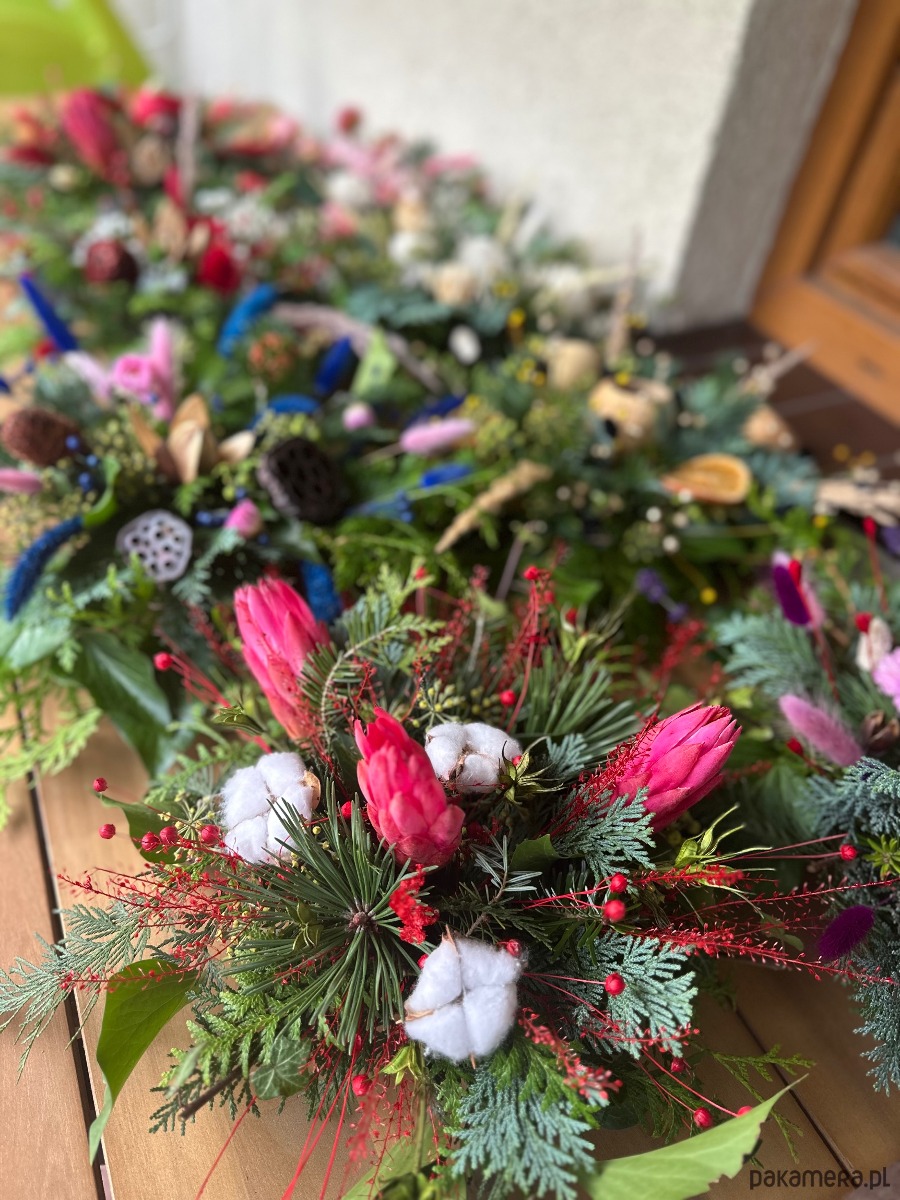 dekoracje świąteczne Wiązanka nagrobna świąteczna kompozycja 1