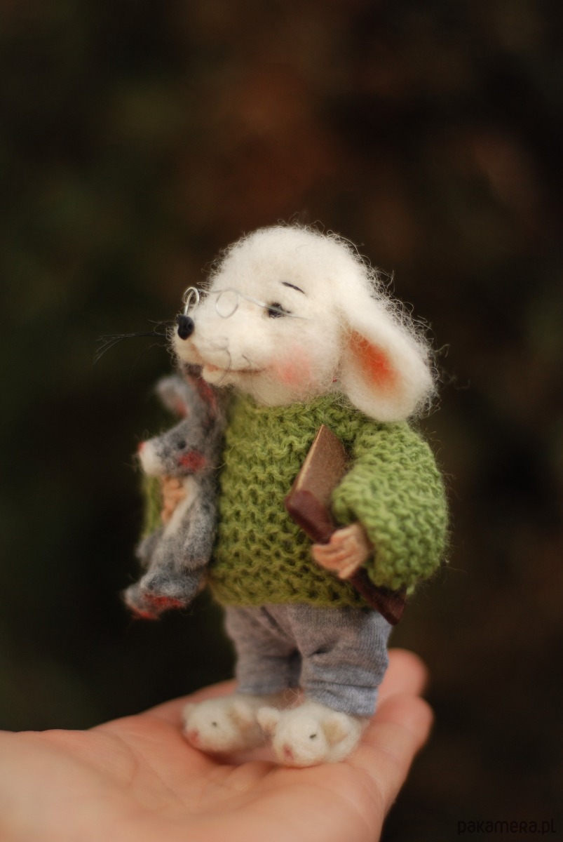 figurki i rzeźby Mała Mysz Mądrala 1