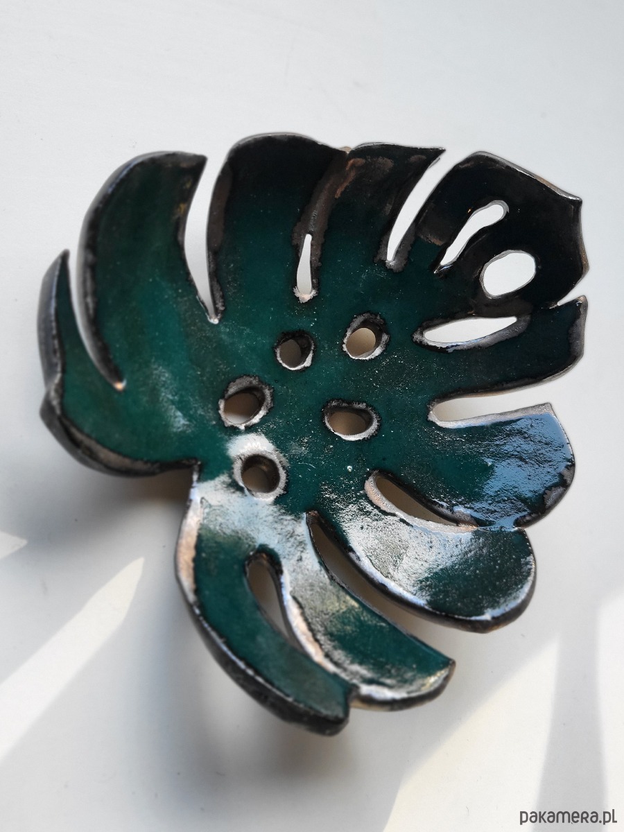 mydelniczki Ceramiczna mydelniczka - liść monstrea 1