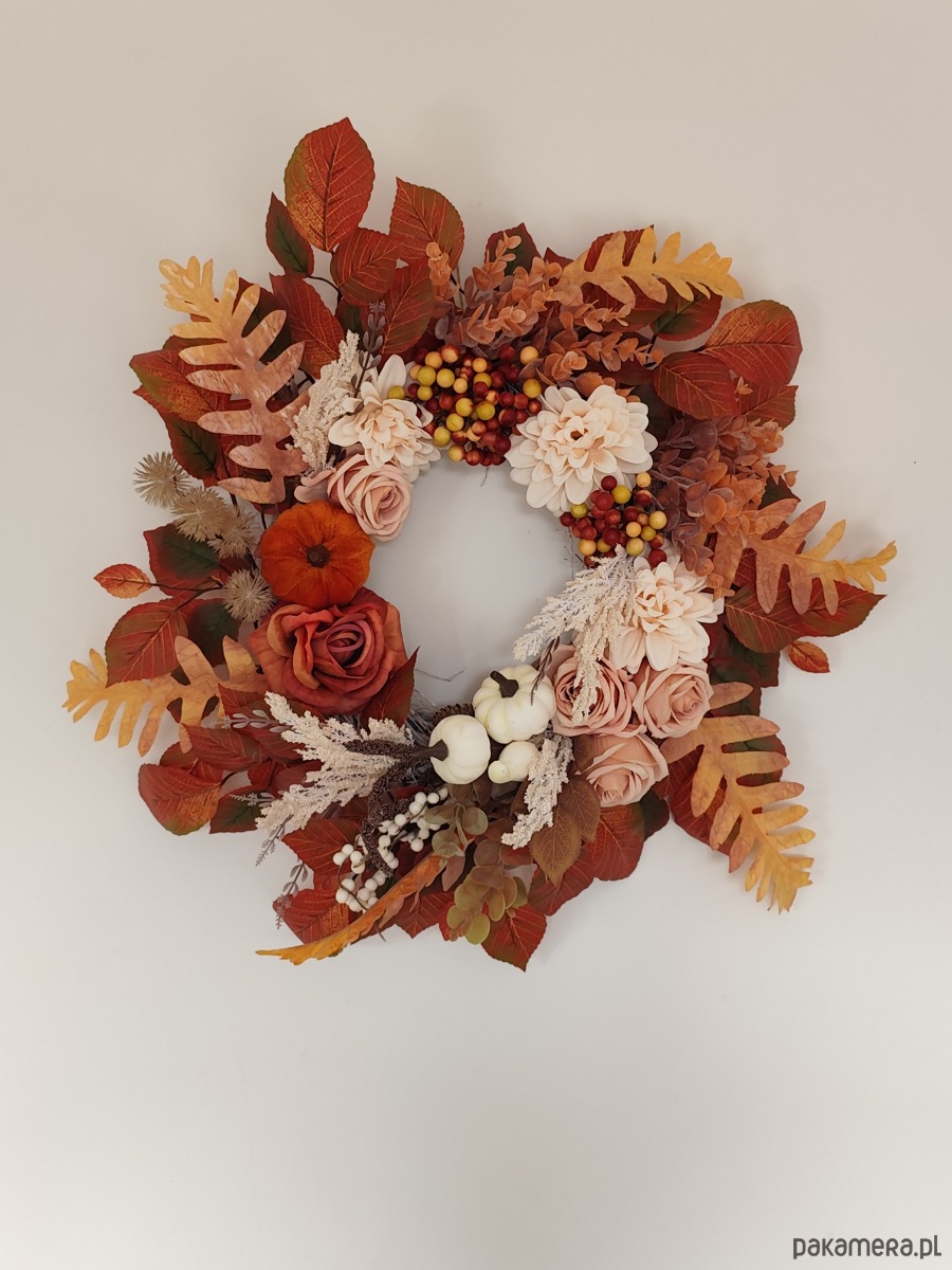 wianki Wianek jesienny z dynią i sztucznymi kwiatami, dekoracja drzwi 2