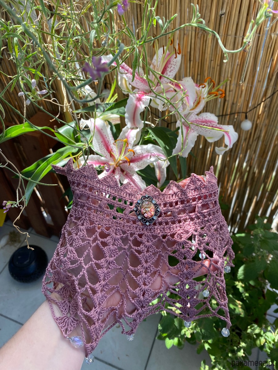 chokery Koronkowy naszyjnik w kolorze vintage rose z kryształkami 7