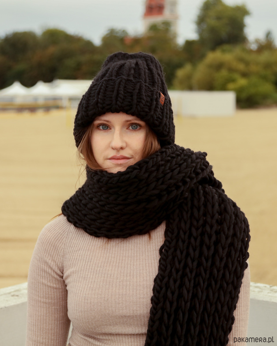 czapki damskie Czarna czapka oversize z grubej wełny klasyczna 4