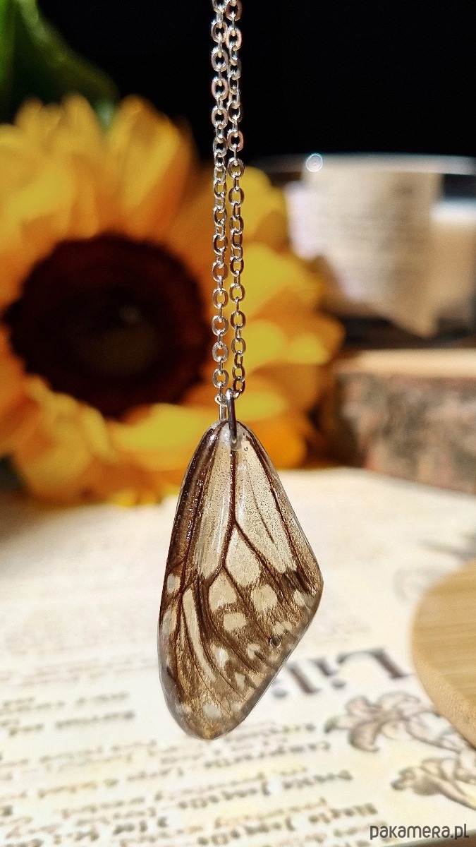 naszyjniki - inne Naszyjnik ze skrzydłem motyla 1