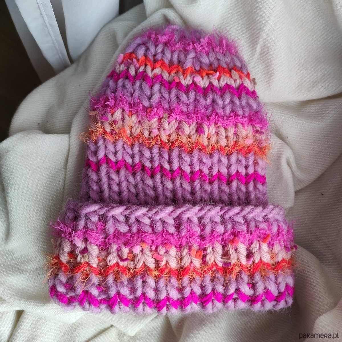 czapki damskie Wełniana kolorowa czapka na drutach WOOLLY orange and pink 1