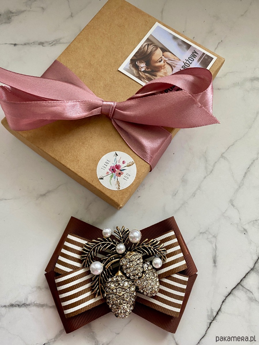 broszki Brosza z okazałymi żołędziami z perłami New Jesień Żołądź 8