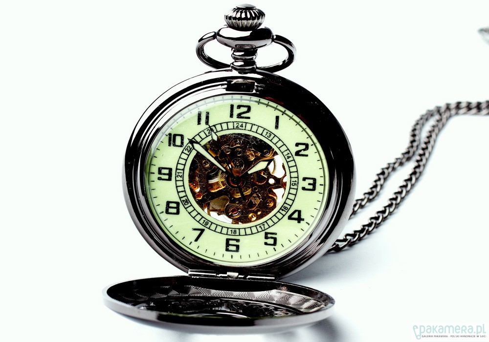 zegarki na łańcuszku Rzeźbiona Czerń - Drobiny Czasu 2