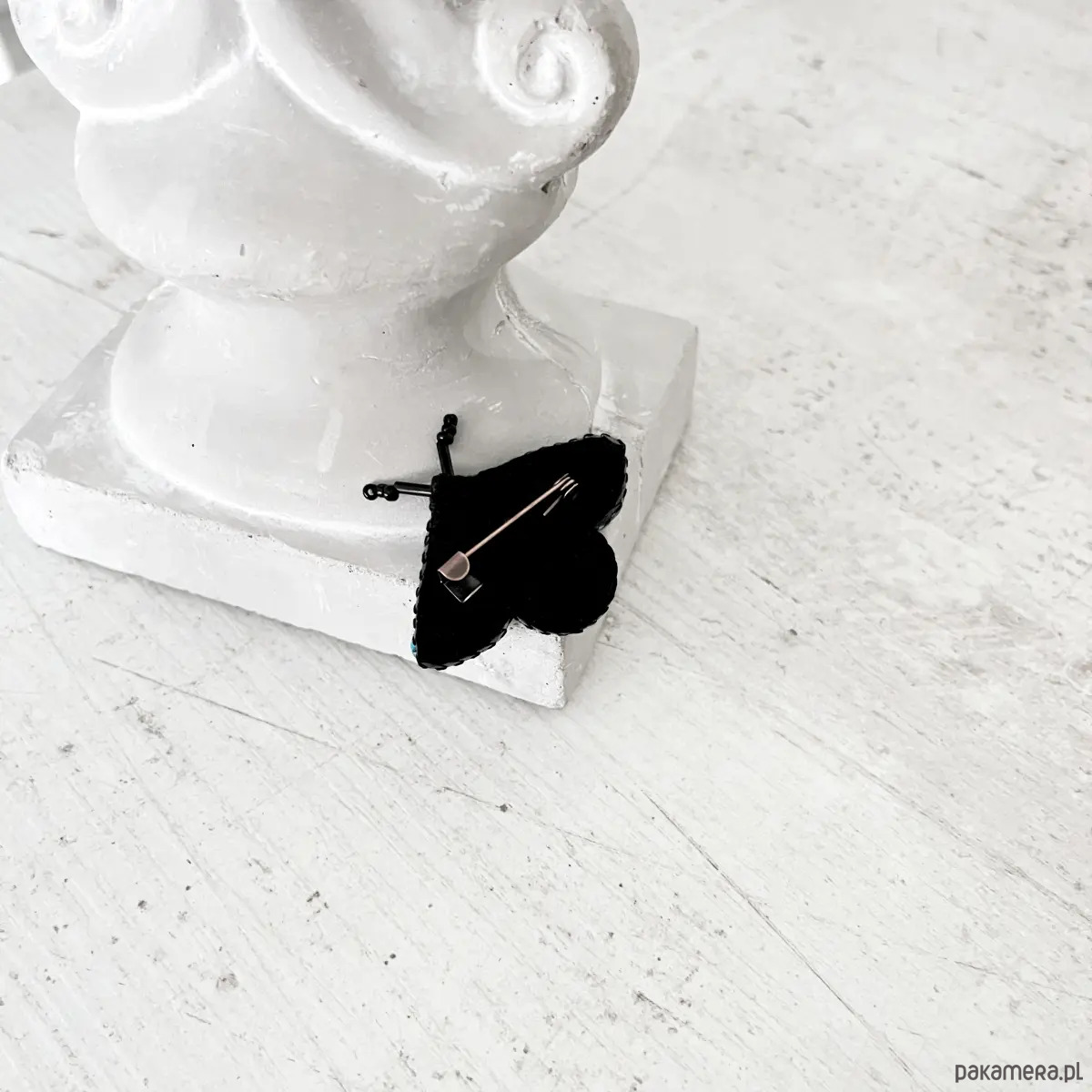 broszki Broszka BZYK 36 ręcznie haftowana przypinka owady koraliki 3