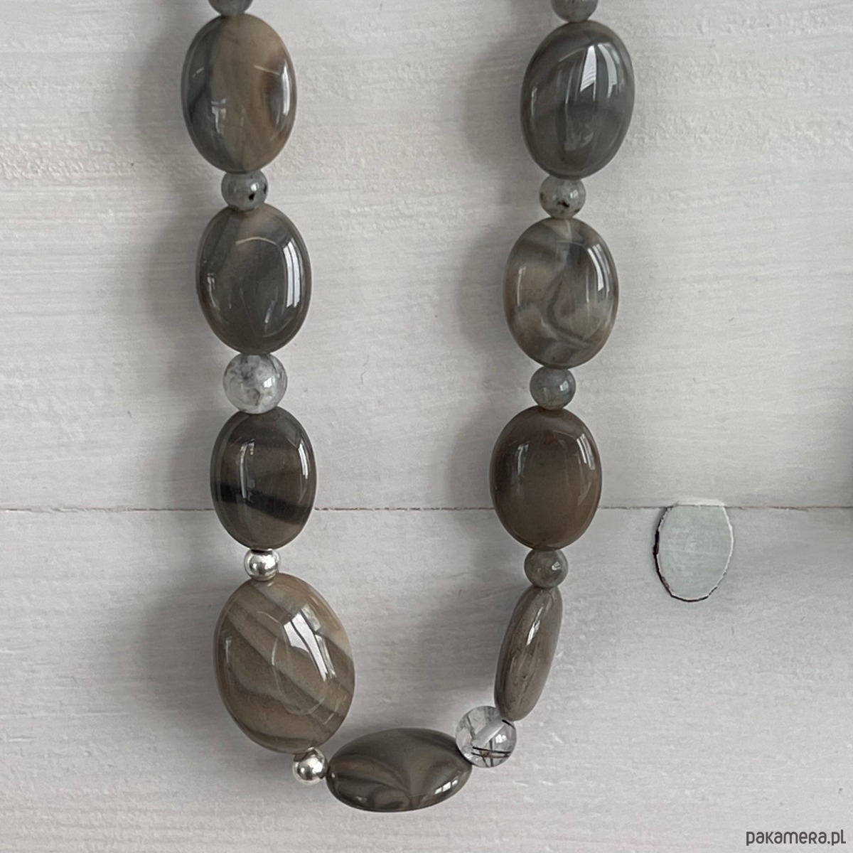 srebrne naszyjniki Elegancki Naszyjnik z Kamieniami w Kolorze Taupe/Brązu - Krzemień Pasiasty 1