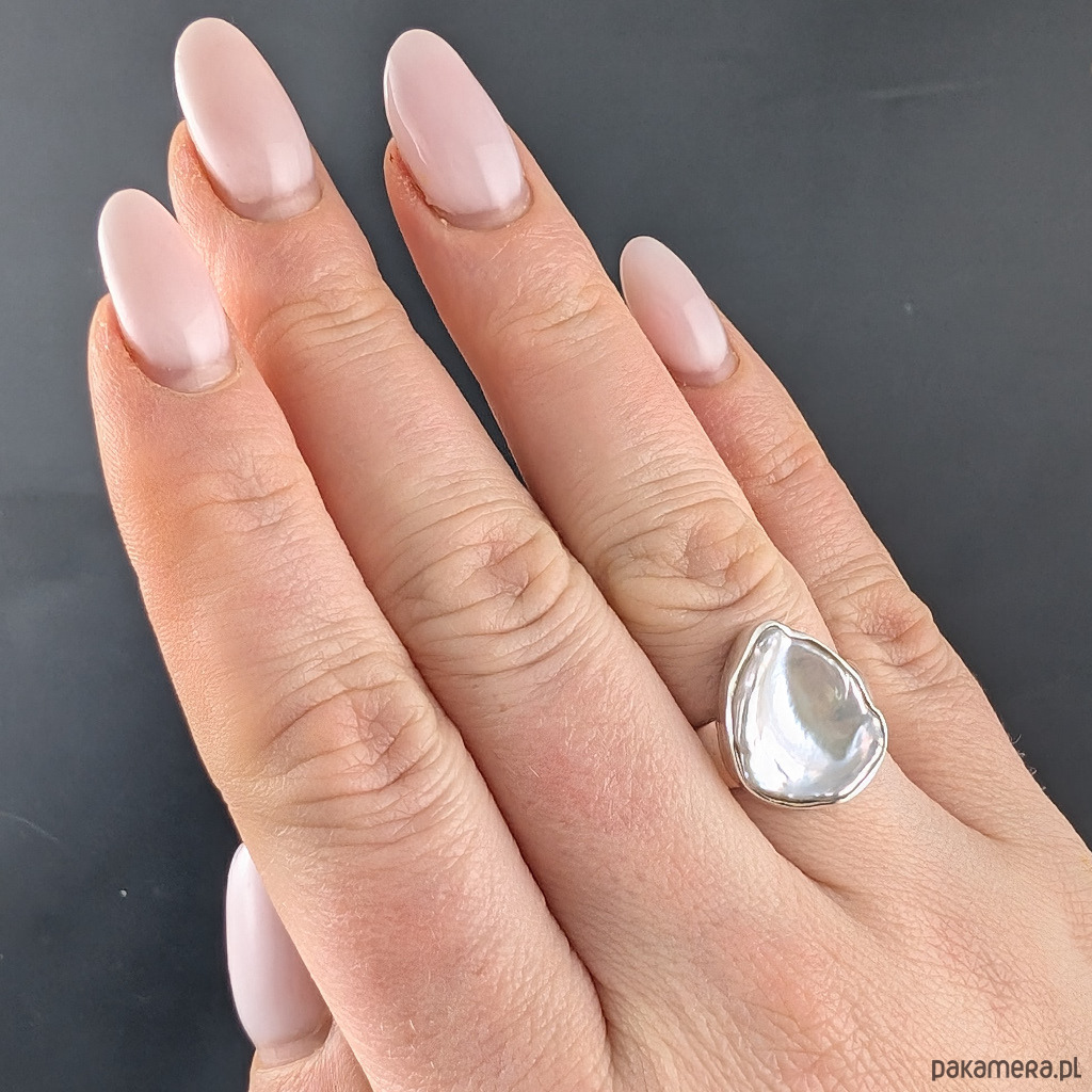 pierścionki srebrne Pierścionek surowy z perłą 4