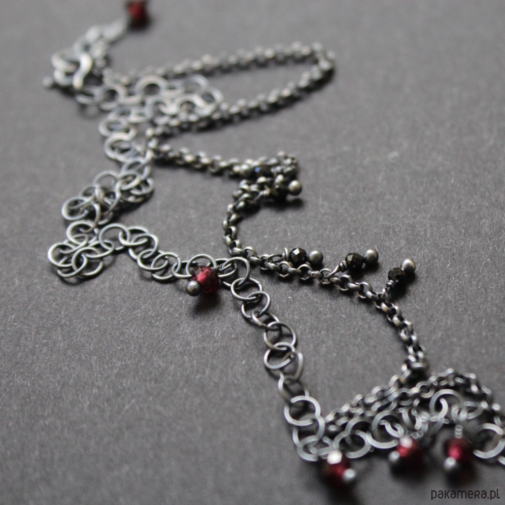 srebrne naszyjniki Naszyjnik Be incredible z granatmi i czarnym turmalinem 5