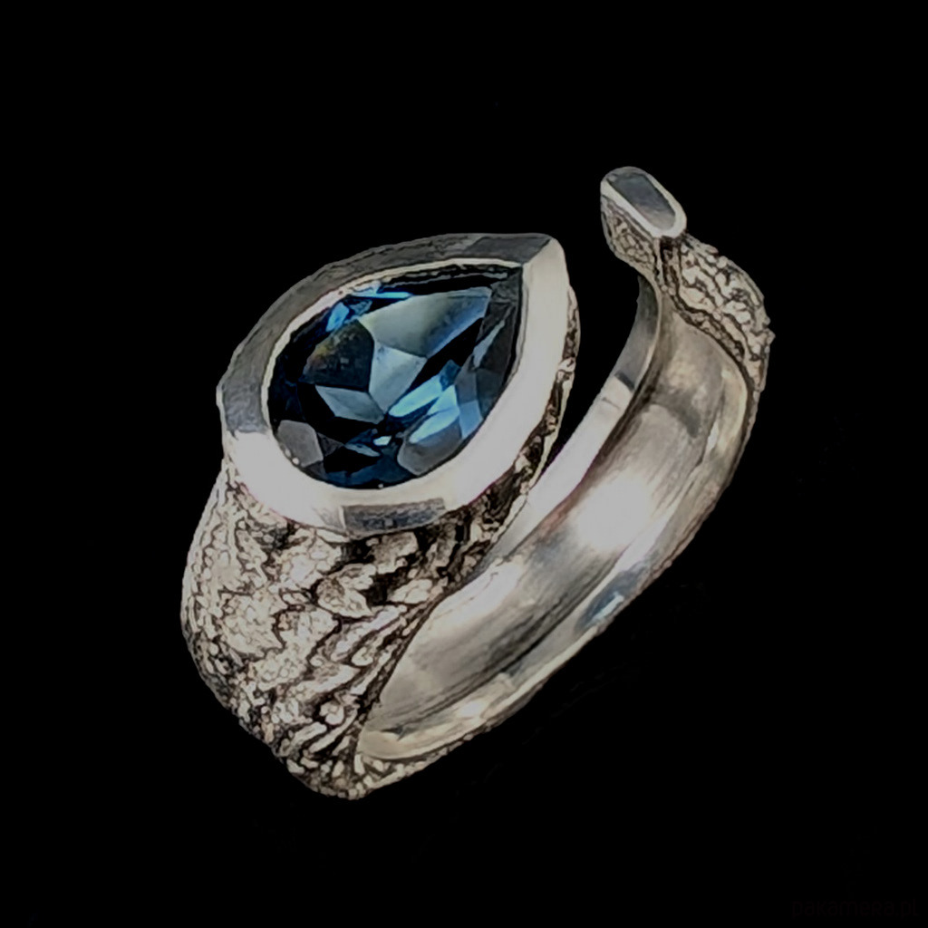 pierścionki srebrne Pierścionek london blue topaz 2