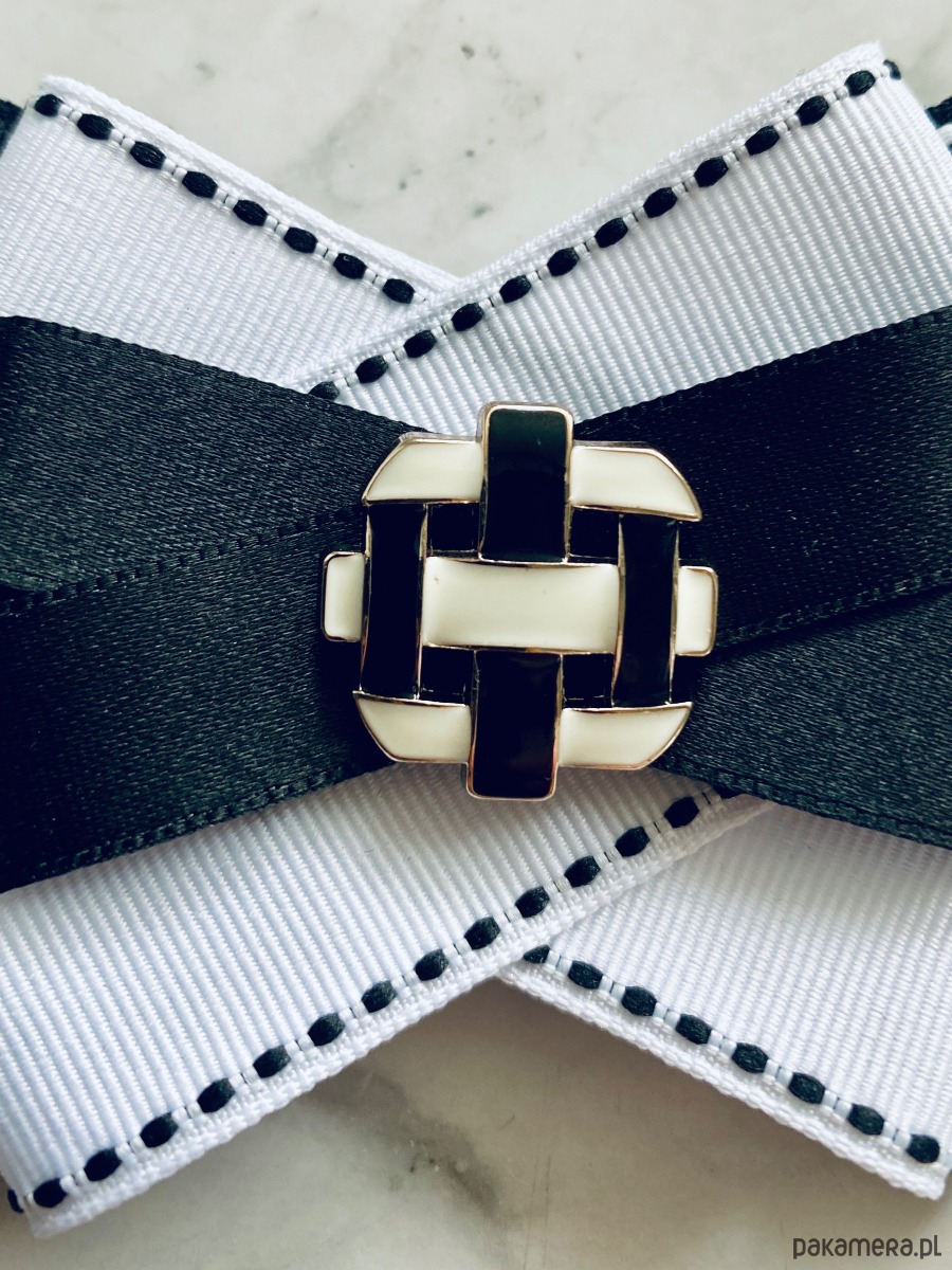 broszki Brosza Black & White z ozdobą  z szachownicy  NEW 4