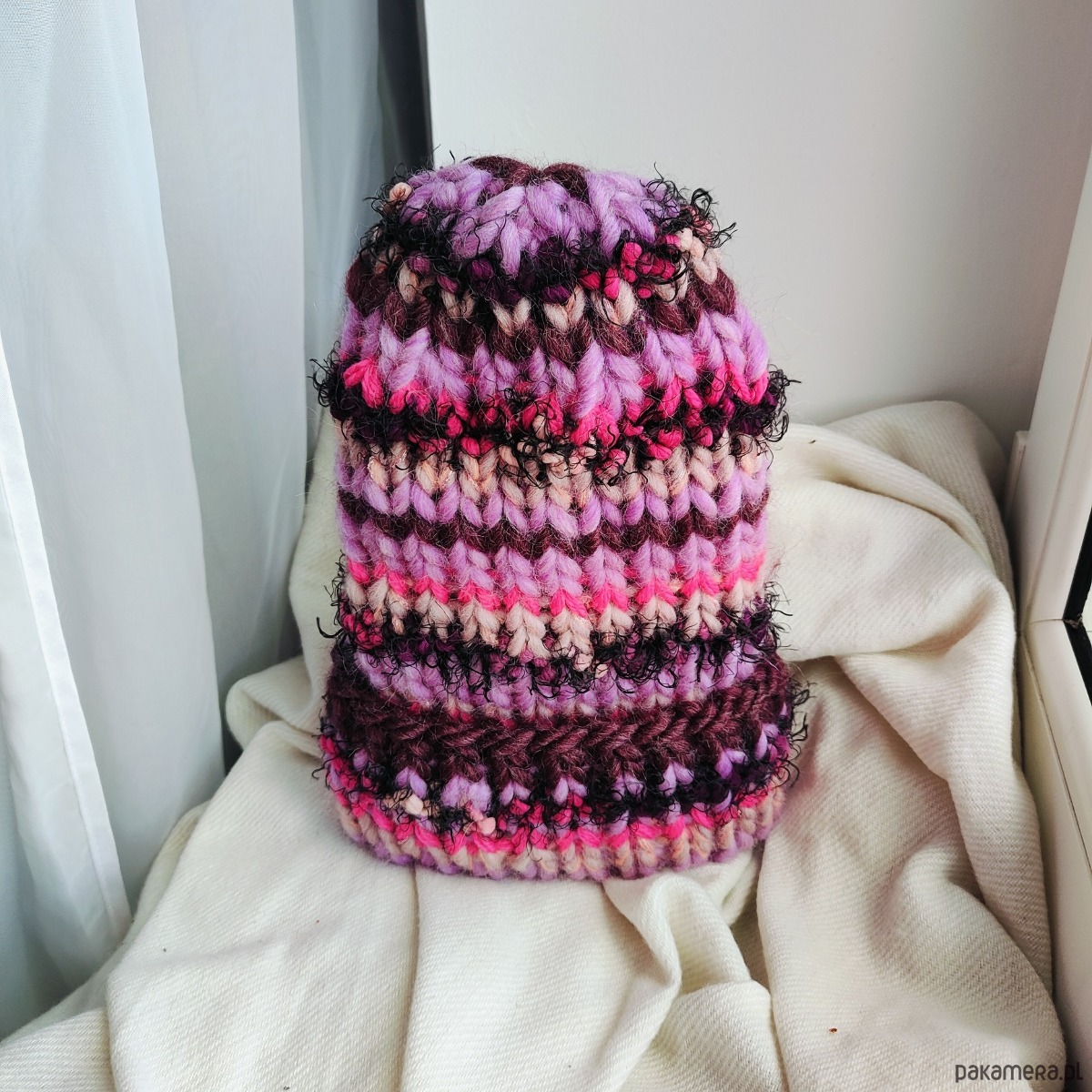 czapki damskie Wełniana kolorowa czapka na drutach WOOLLY pink bubble 3