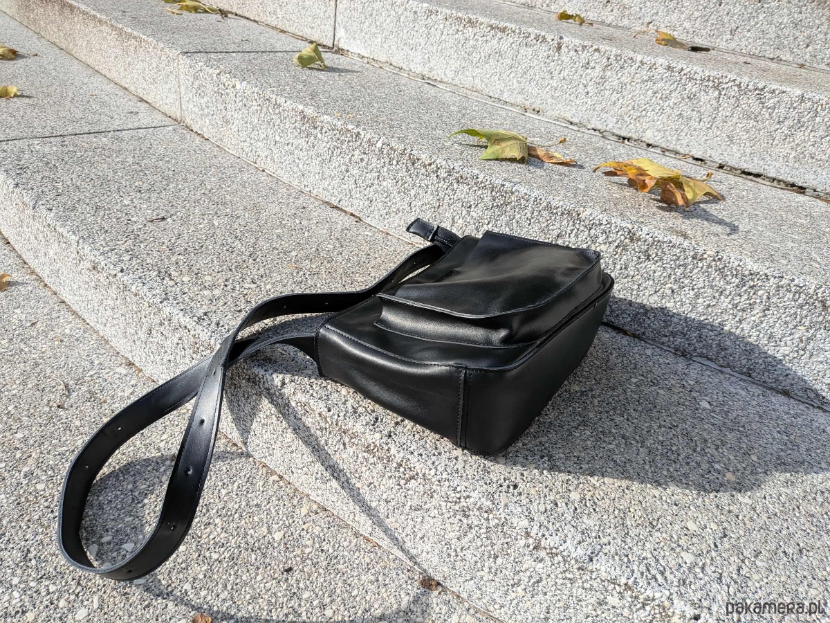 torby na ramię Czarna skórzana torebka listonoszka 5