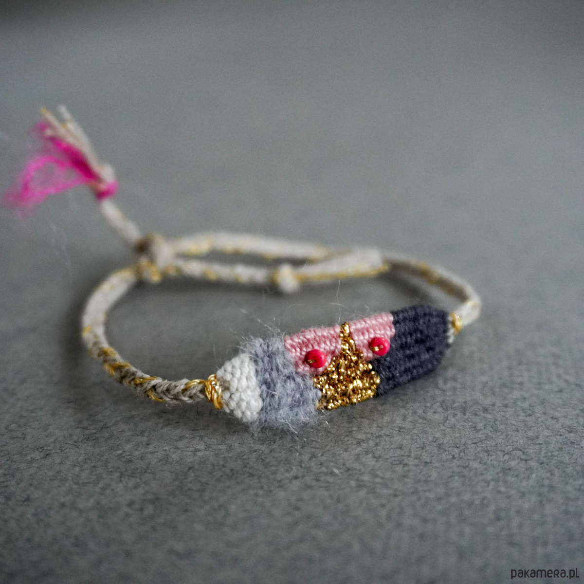 bransoletki na sznurku Bransoletka ręcznie ręcznie robiona, "Cycki" 1