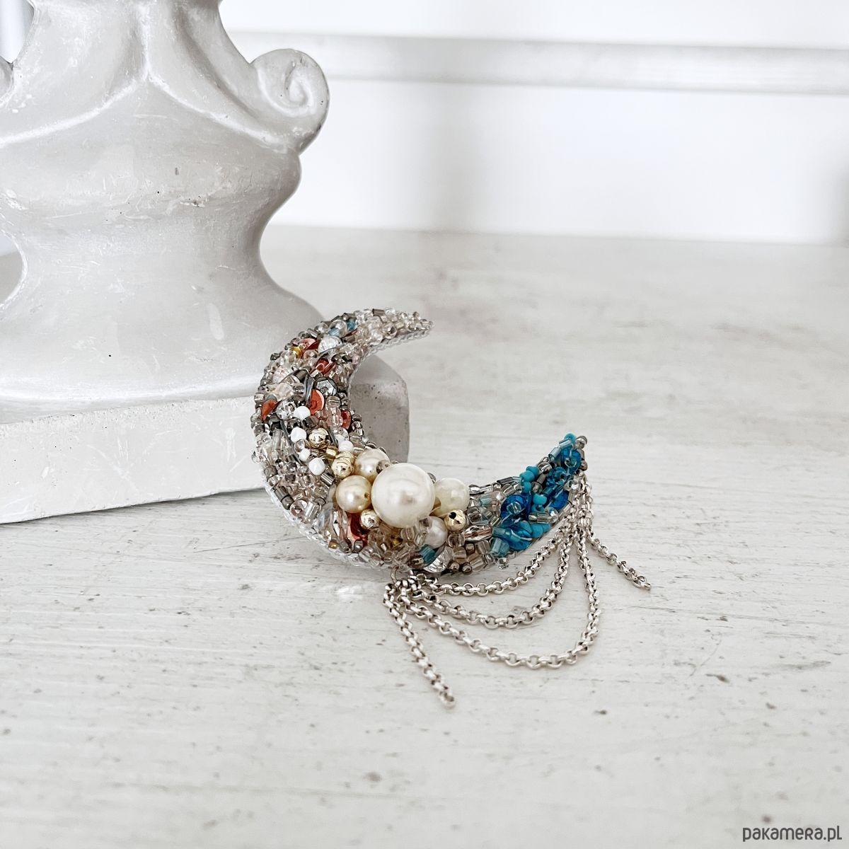 broszki Broszka KSIĘŻYC 2 ręcznie haftowana koraliki 2