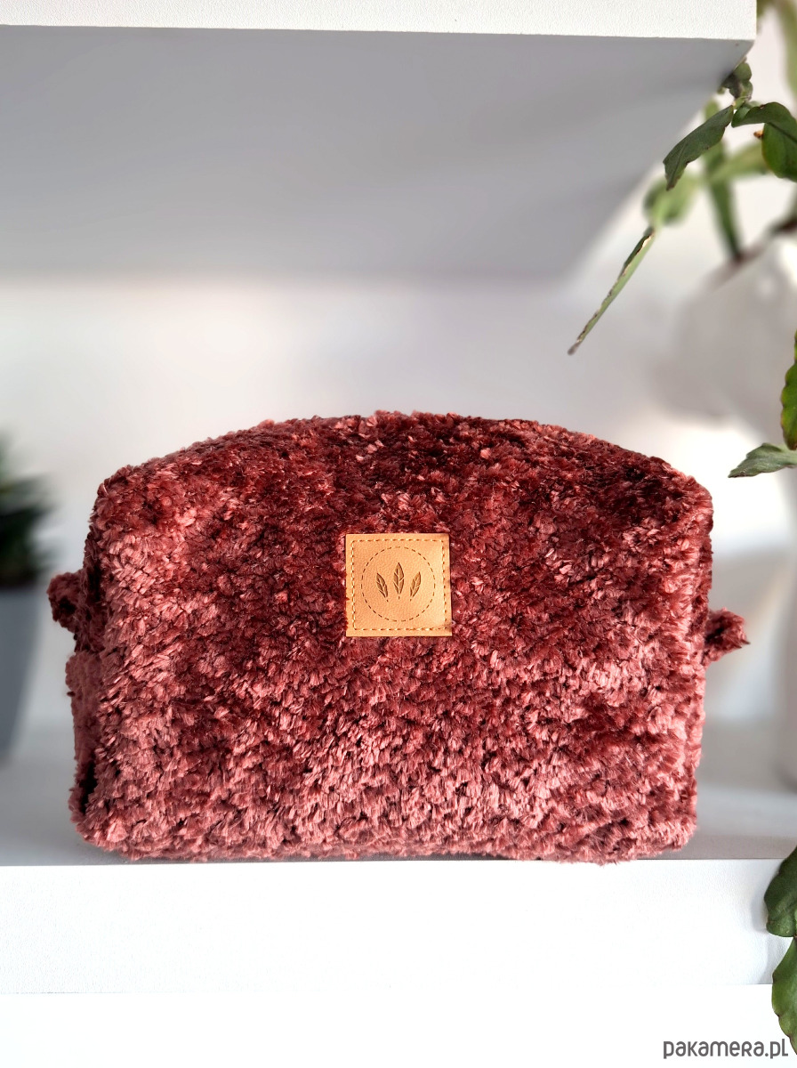 kosmetyczki Bordowa kosmetyczka kuferek Futerko Miś 1