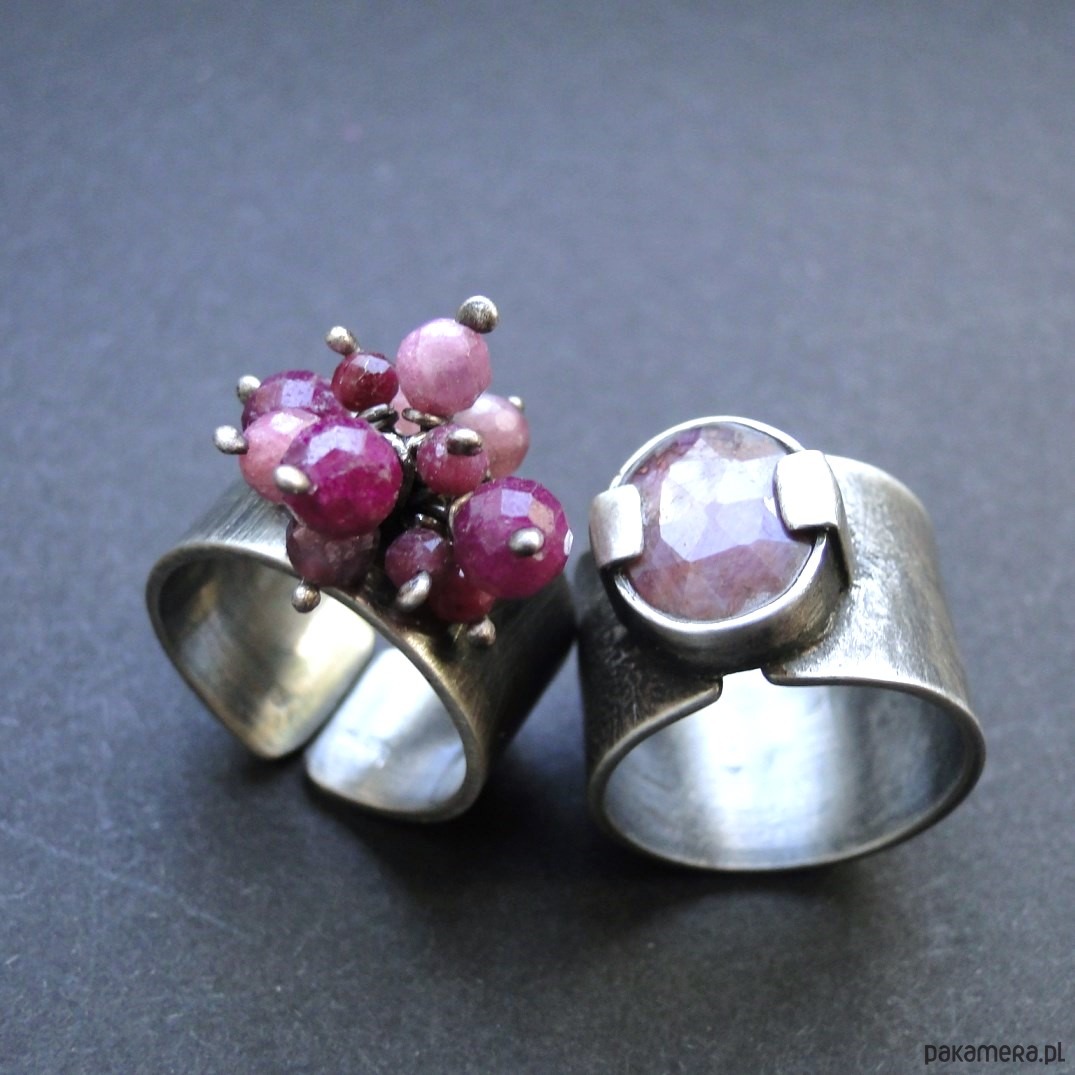 pierścionki srebrne Pierścień Wrzos z rubinami 7