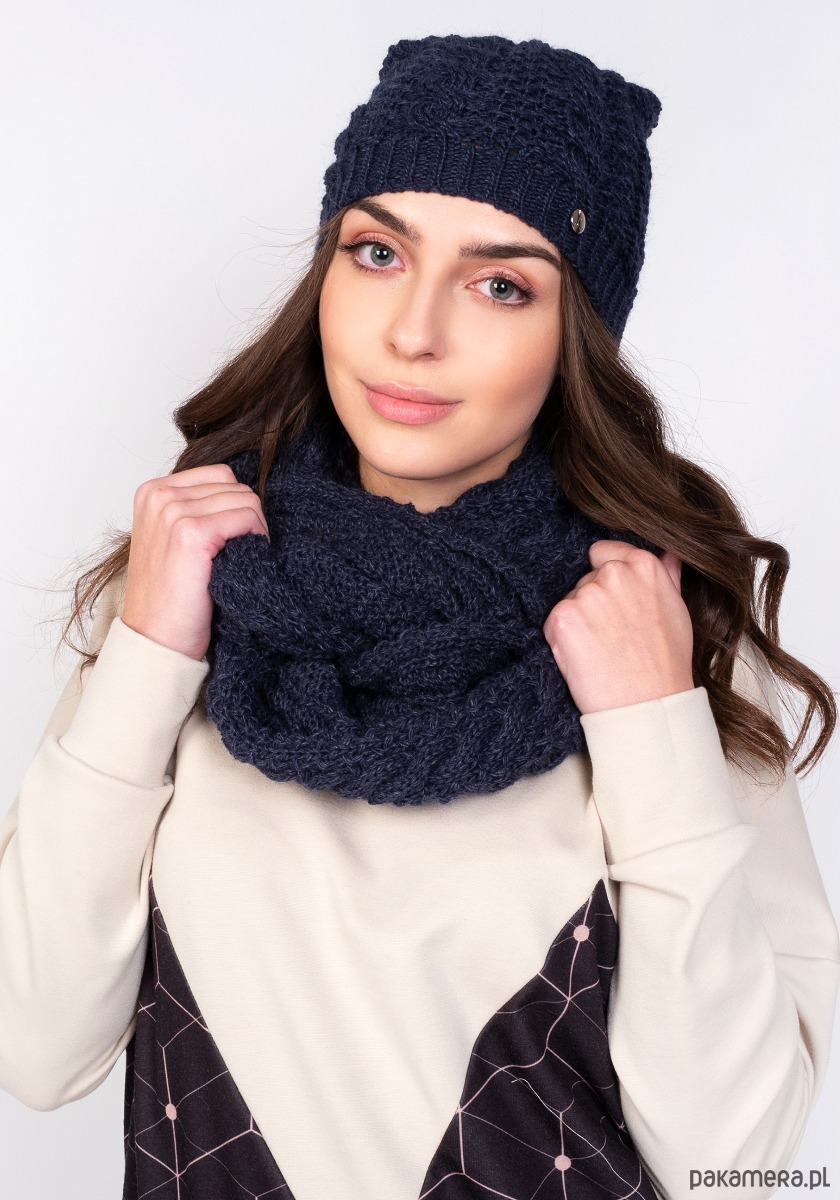 czapki damskie Twarzowa czapka w warkoczowy wzór - jeans 1