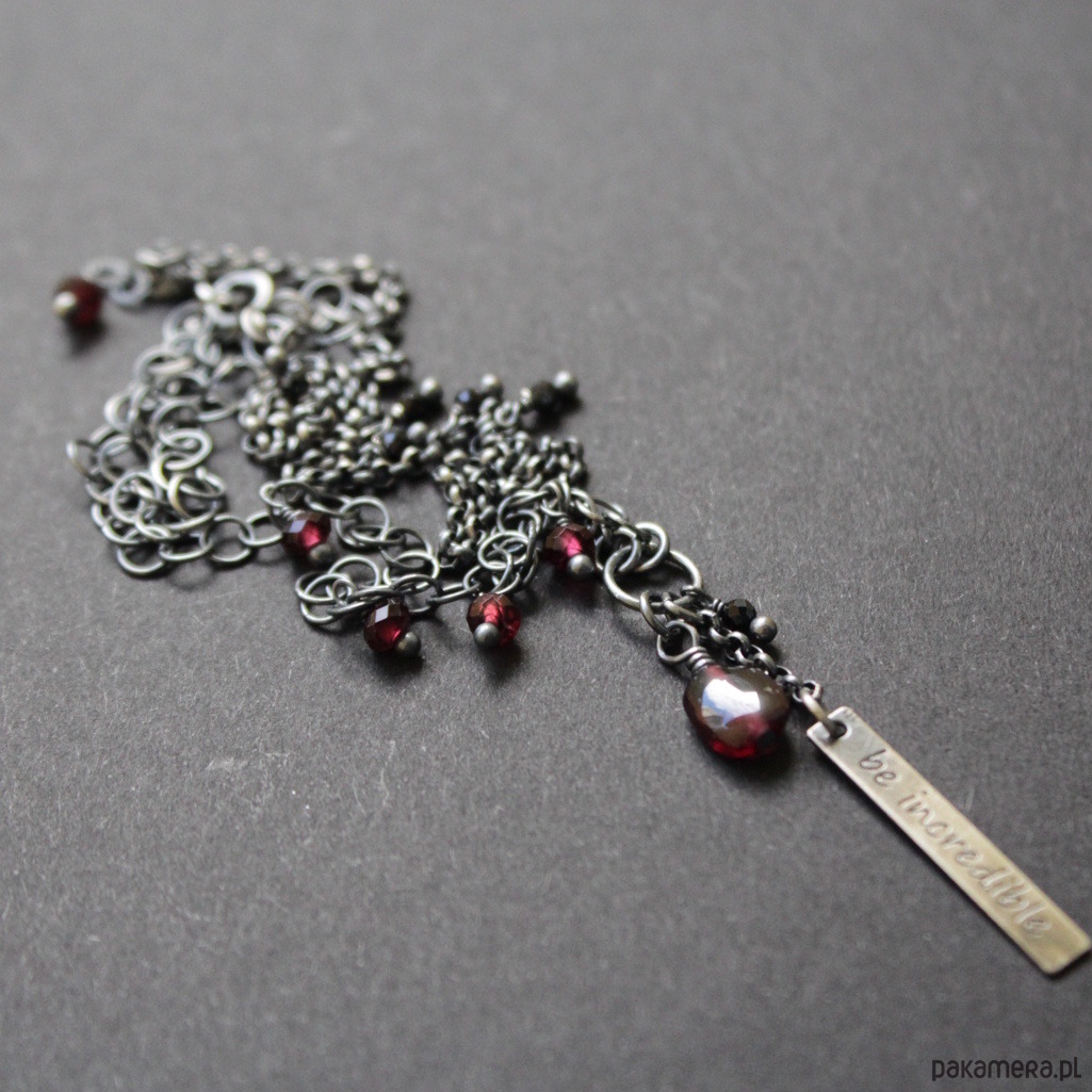 srebrne naszyjniki Naszyjnik Be incredible z granatmi i czarnym turmalinem 1