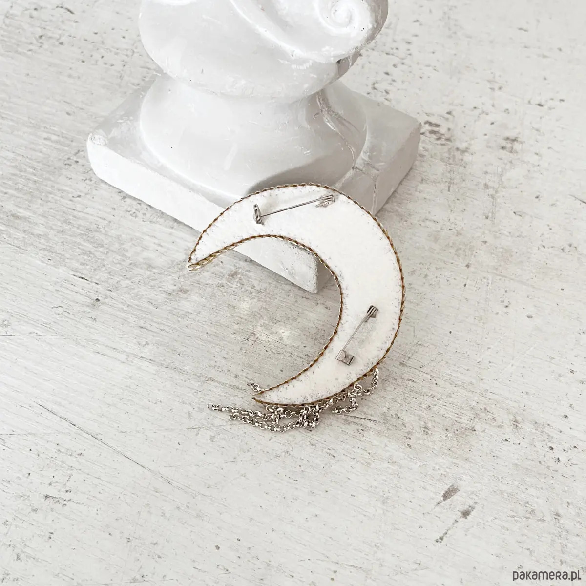 broszki Broszka KSIĘŻYC 1 ręcznie haftowana koraliki 2