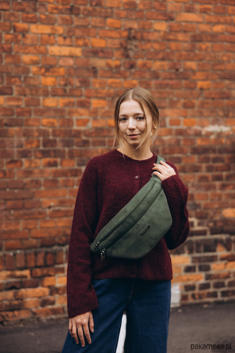 saszetka nerka Nerka XL z grubego nubuku tapicerskiego w kolorze oliwkowym 5