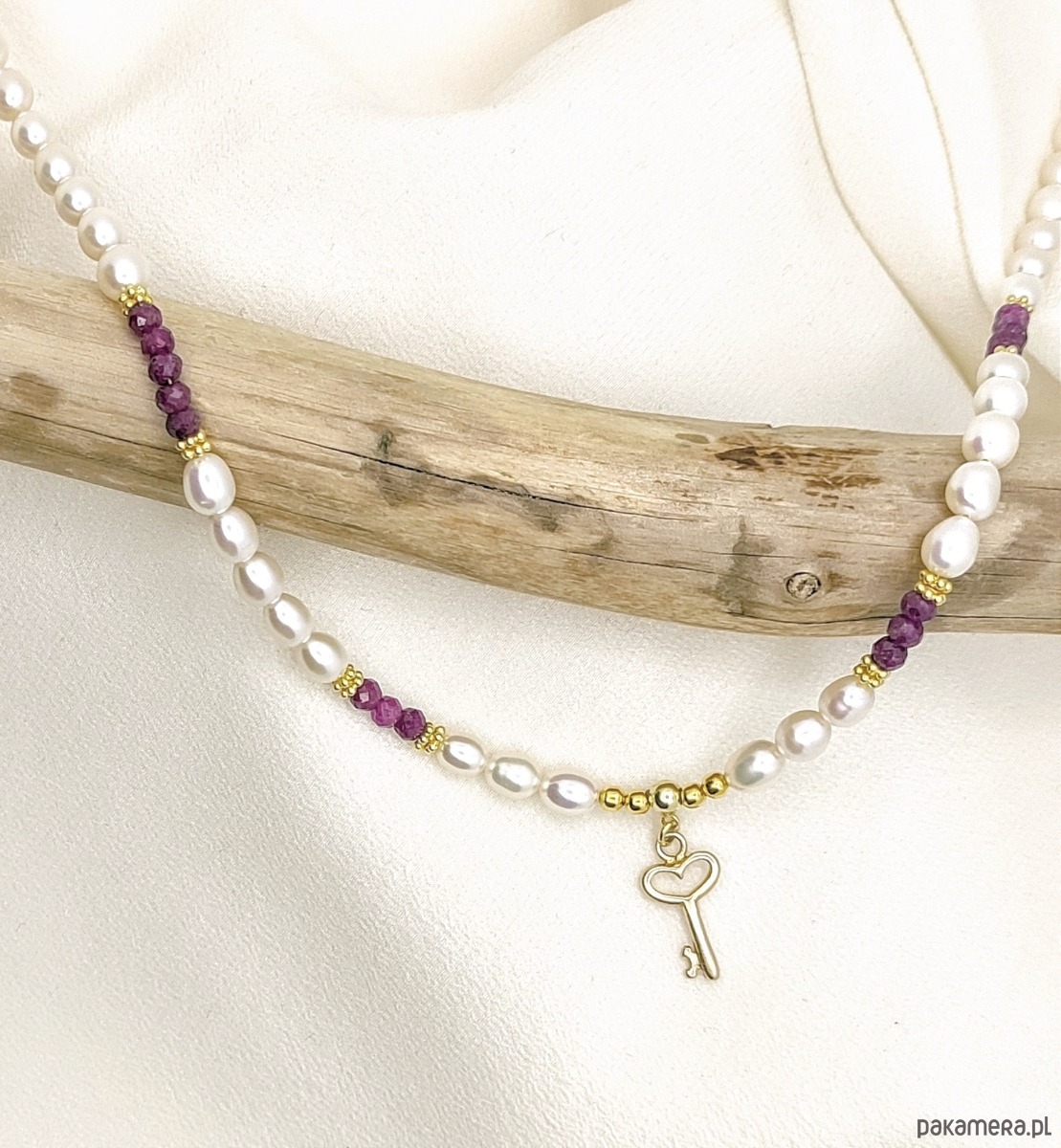 złote naszyjniki Perłowy naszyjnik z rubinami 5