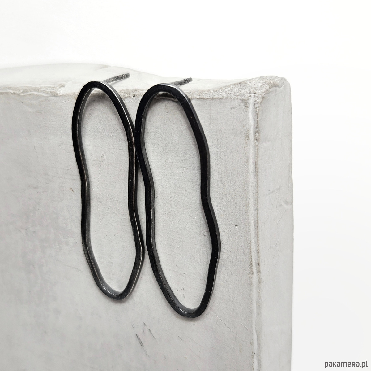 kolczyki srebrne Kolczyki srebrne czarne Fale o nieregularnym kształcie 2