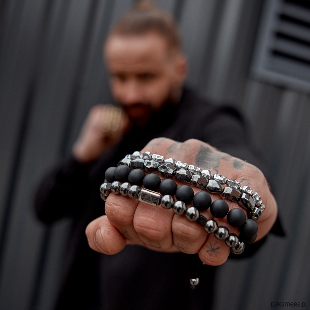 biżuteria męska Męska bransoletka grafitowe małe czachy - wojownik 3